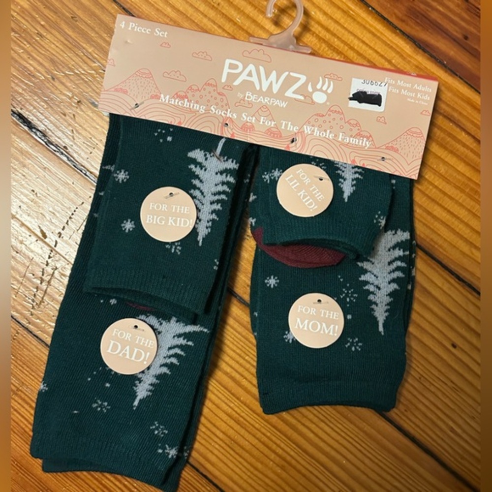 NWT Bearpaw 4 Piece Family Sock Gift Set